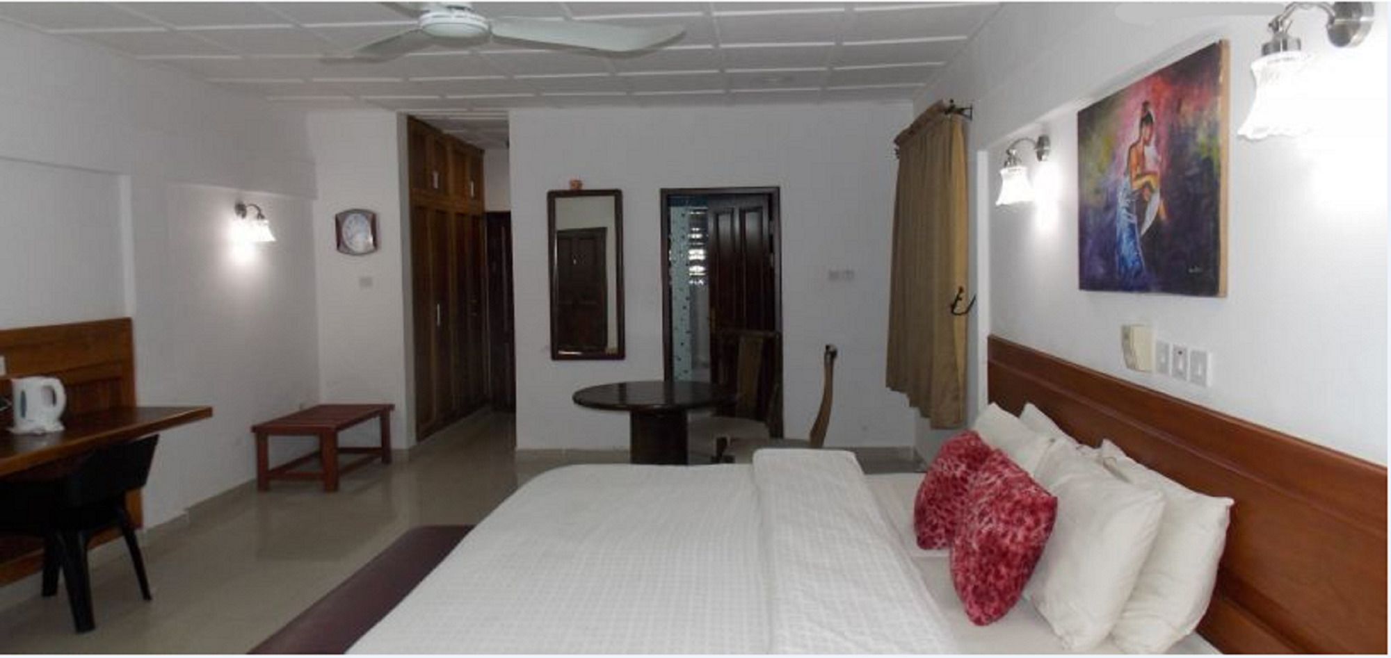 Whispering Palms Resort Magbon Exterior photo