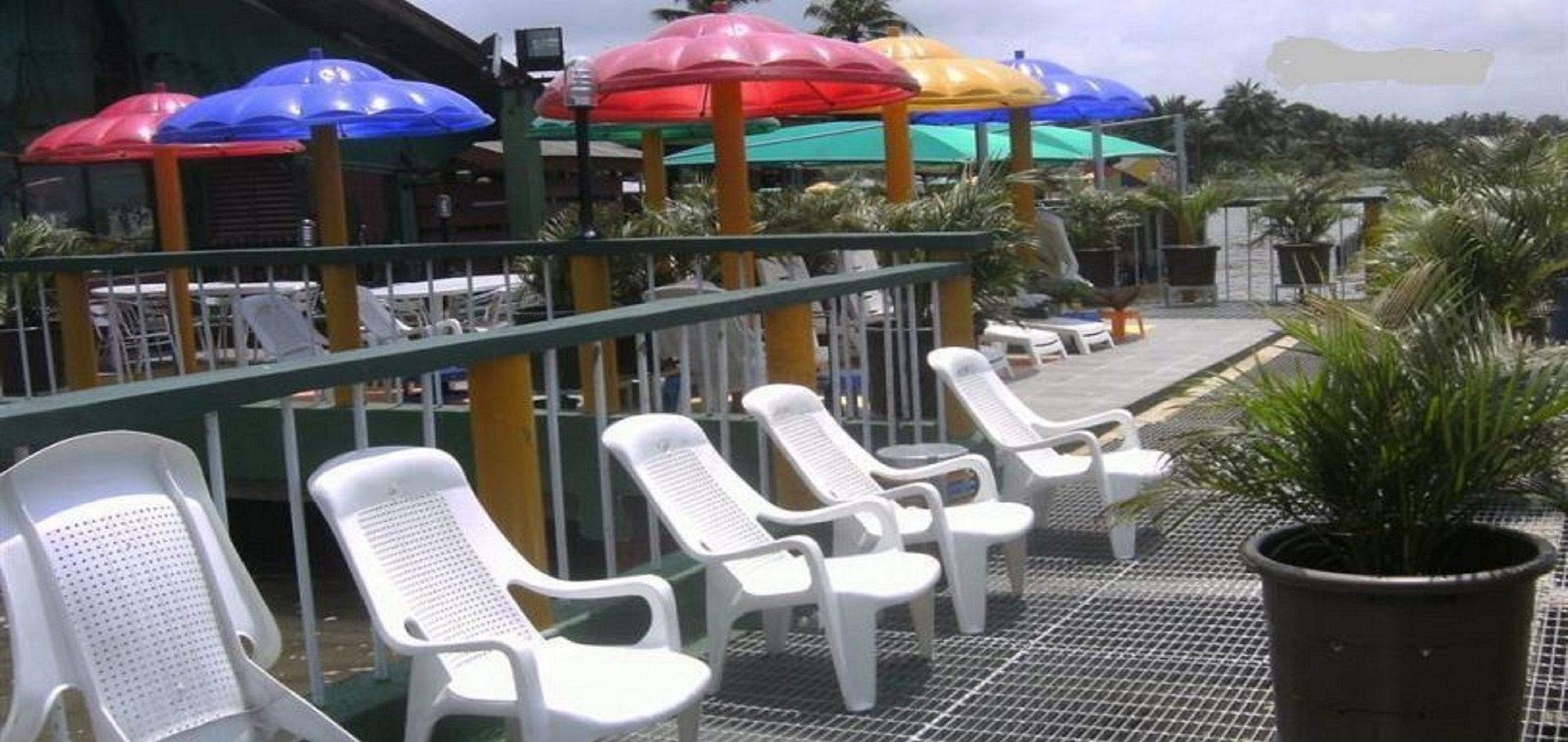 Whispering Palms Resort Magbon Exterior photo